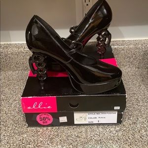 Black patent leather Platform Heels